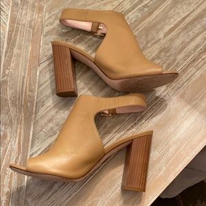Kate Spade tan heal